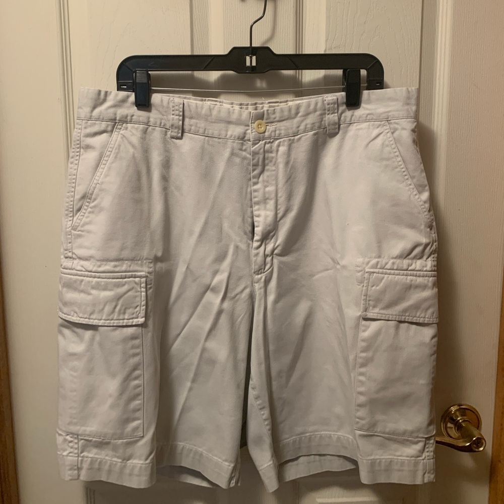 Men’s size 36 Nautica cargo tan shorts